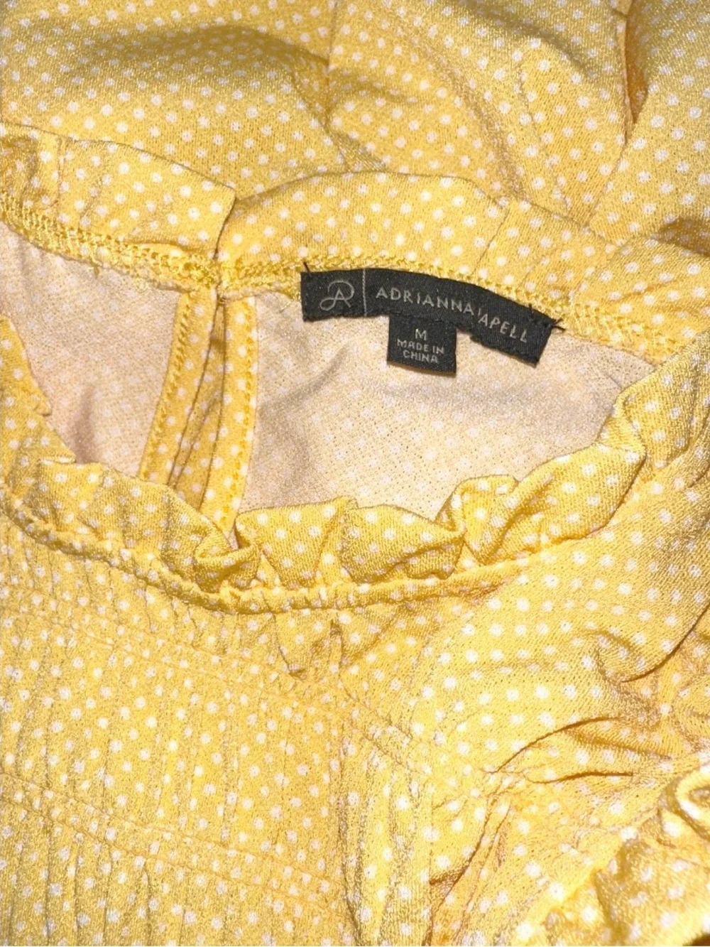 Adrianna Papell Yellow Smocked Ruffled Cap Sleeve top size Medium - Picture 4 of 5